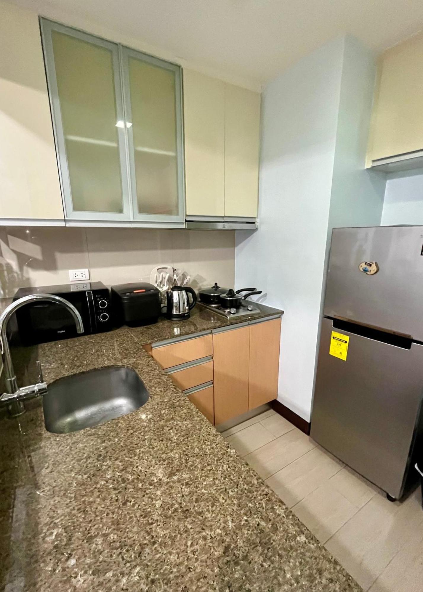 Greenbelt Hamilton Tower 1 마카티 외부 사진