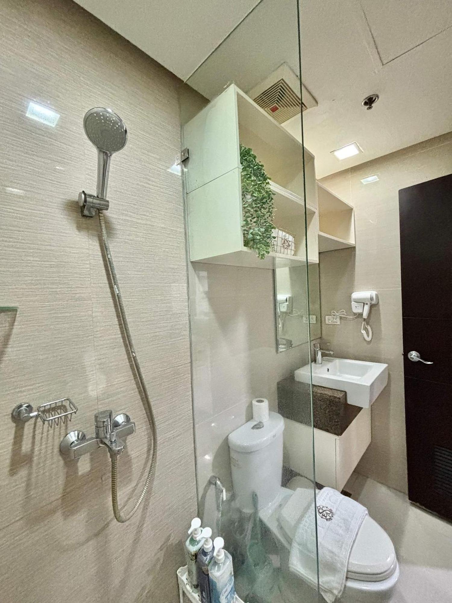 Greenbelt Hamilton Tower 1 마카티 외부 사진